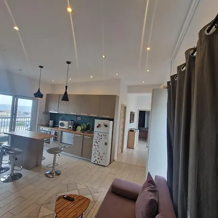 Апартаменты Skyline Living